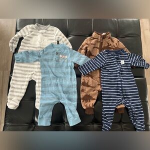 Carter's Bundle of 4 Baby Onesie- 6 months